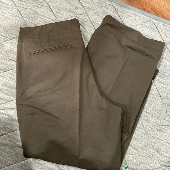 THEORY WOMENS PANTS WIDE LEG 6
OLIVO COLOR ITS HAVE TINY SPOTS SEE PICTURES
NEW - Picture 4 of 12